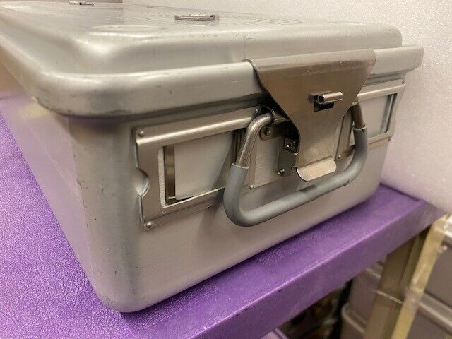 Case Medical SC06F SteriTite Full-Sized Sealed Container 23.5"x 11"x 6" W/ Tray