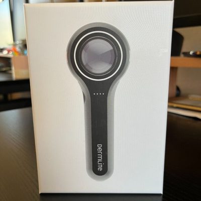 DermLite DL4 - The 4th-generation DermLite® dermatoscope